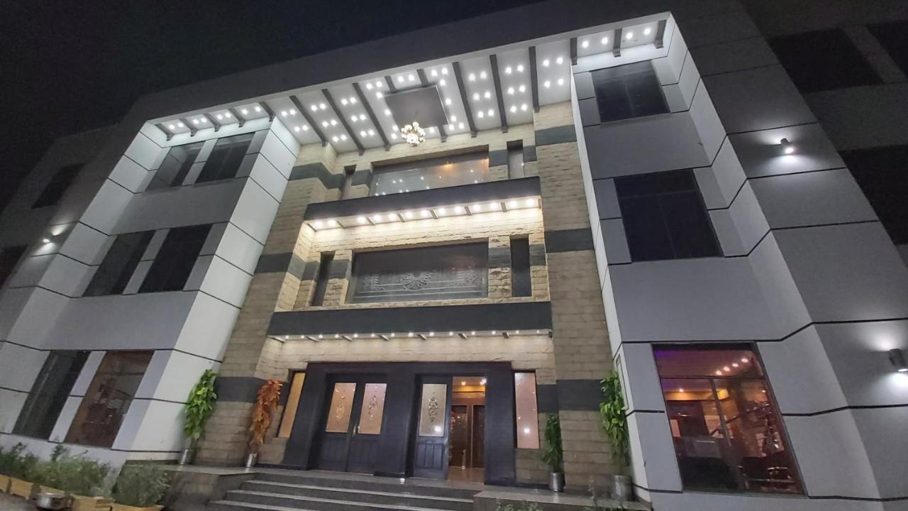 Royaute Luxury Hotel Sialkot Eksteriør billede
