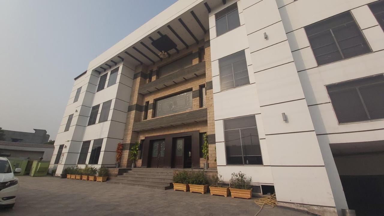 Royaute Luxury Hotel Sialkot Eksteriør billede