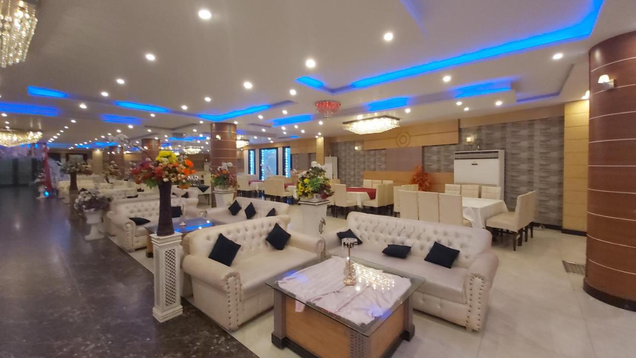 Royaute Luxury Hotel Sialkot Eksteriør billede